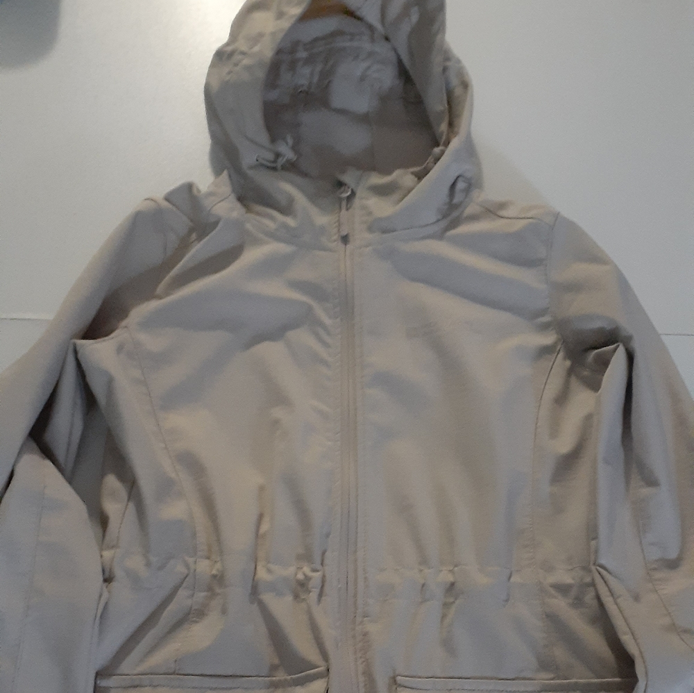 Womens light weight Mountain Warehouse jacket